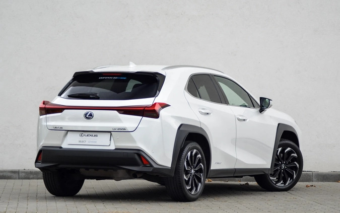 Lexus UX cena 144900 przebieg: 16566, rok produkcji 2020 z Kobylin małe 29